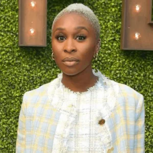 Golden Globes 2025 Ceremony Tonight : All Eyes on Nikki Glaser, Emilia Pérez, and The Brutalist