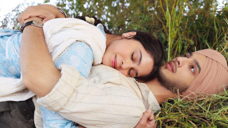 Main Vaapas Aaunga Reviews Highlight a Moving Tale of Love, Memory and Partition